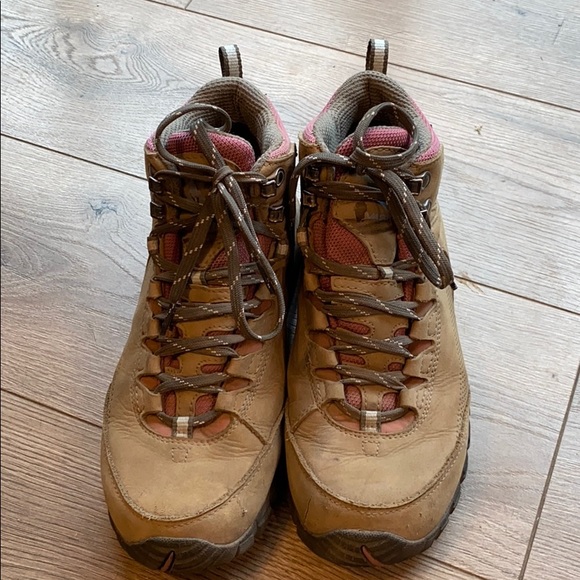 vasque talus ultradry hiking boot